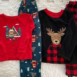 LOT 2 Pairs Holiday Pajamas 5T VGUC